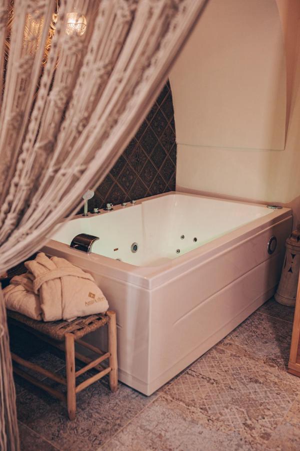 Amira 1899 Luxury Suite Galatina Exterior photo